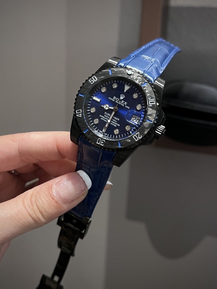 8215 Fully automatic imported mechanical movement watch,904L stainless steel，Mineral scratch-resistant mirror glass，with box, size 40mm，WT220-21-25