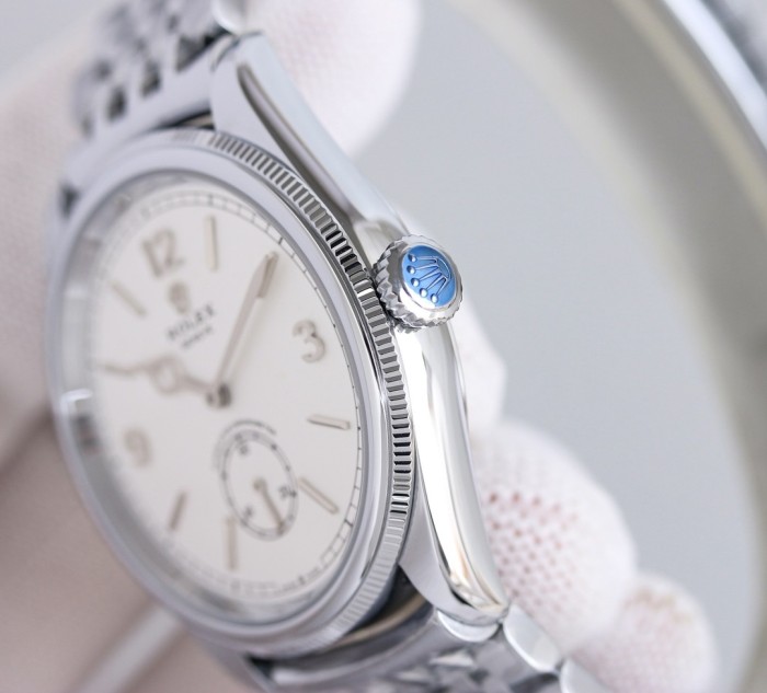 7140 Fully automatic imported mechanical movement watch,Mineral scratch-resistant mirror glass,with box, size 39*9.5mm，WT550-2-10