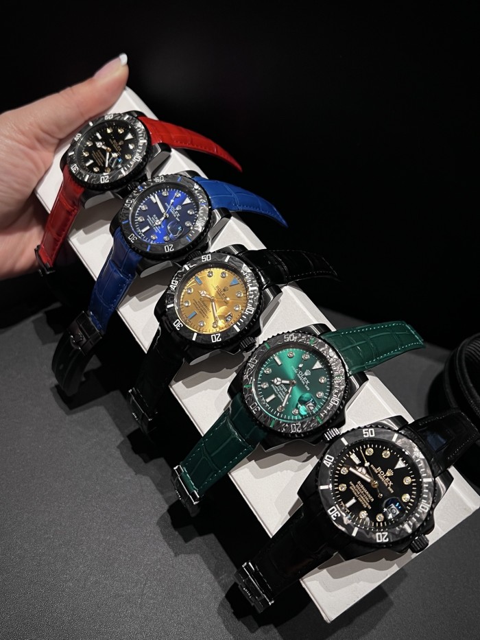 8215 Fully automatic imported mechanical movement watch,904L stainless steel，Mineral scratch-resistant mirror glass，with box, size 40mm，WT220-21-25