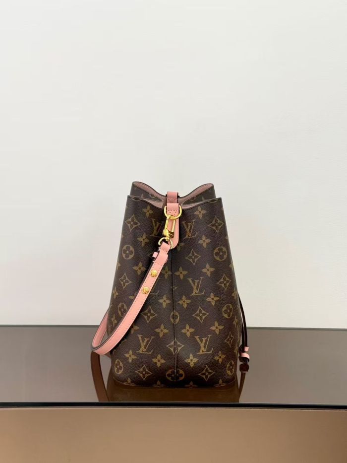 Leather bag ,5A ,size 26*26*17cm,no box,  B110-443