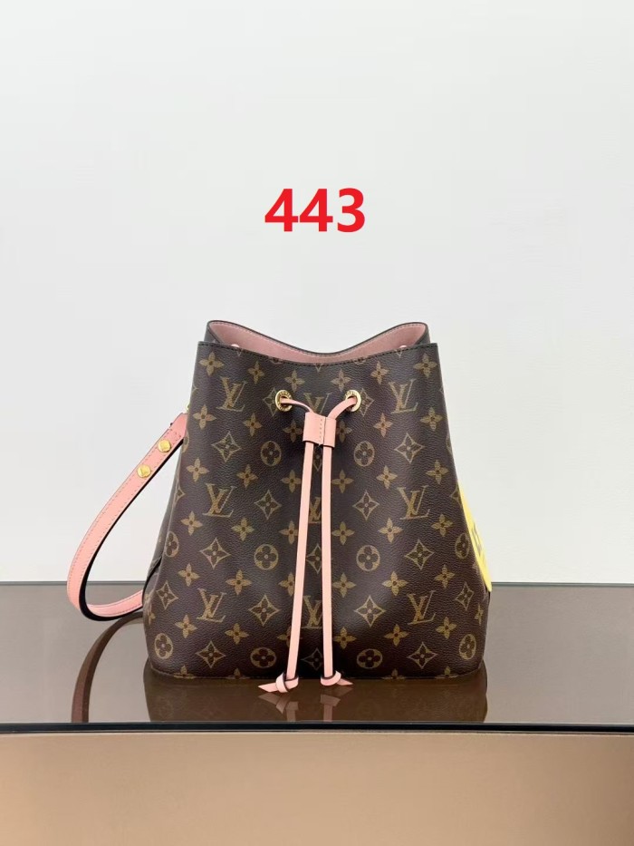 Leather bag ,5A ,size 26*26*17cm,no box,  B110-443
