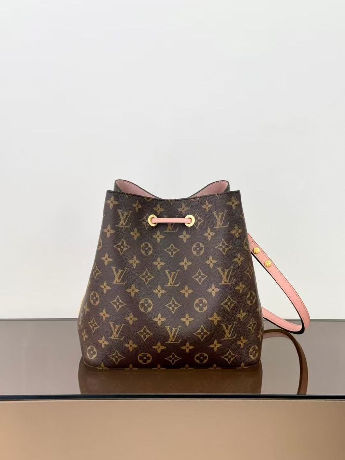 Leather bag ,5A ,size 26*26*17cm,no box,  B110-443