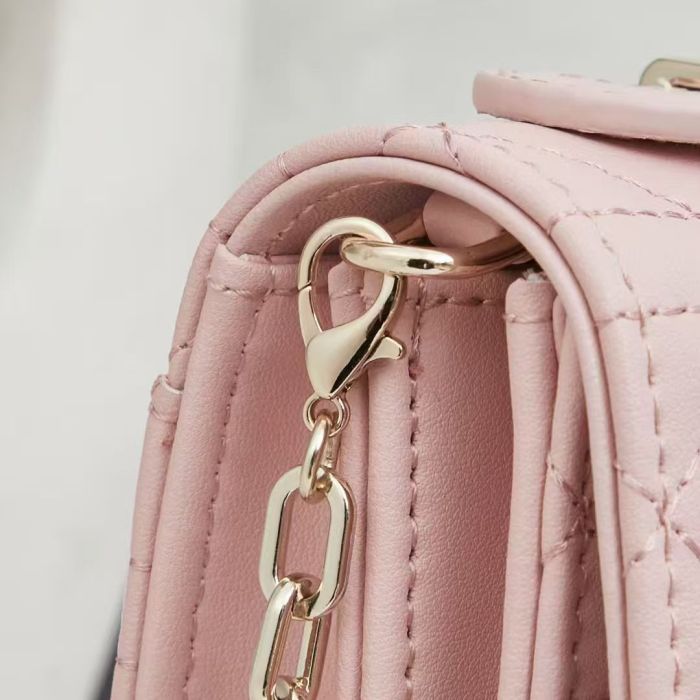 Leather bag, 5A,no box,size 21 x 11.5 x 4.5cm,B98-192-198