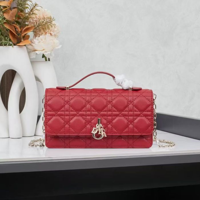 Leather bag, 5A,no box,size 21 x 11.5 x 4.5cm,B98-192-198