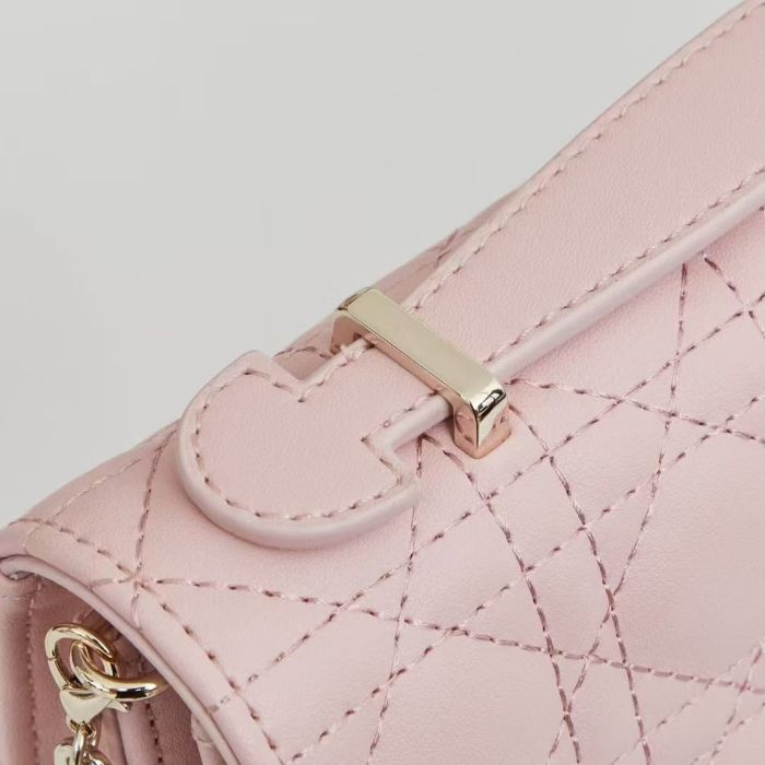 Leather bag, 5A,no box,size 21 x 11.5 x 4.5cm,B98-192-198