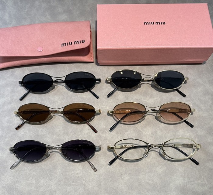 Blue light blocking sunglasses with the box and case ,G25-2269-2274