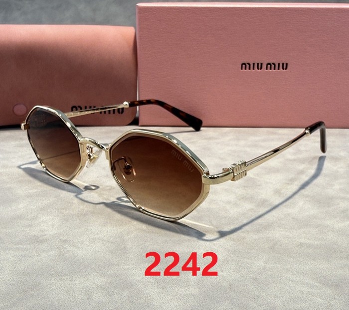 Blue light blocking sunglasses with the box and case ,G25-2238-2243