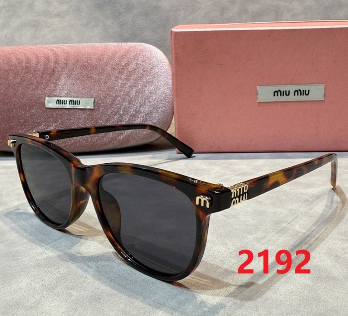 Blue light blocking sunglasses with the box and case ,G25-2191-2198
