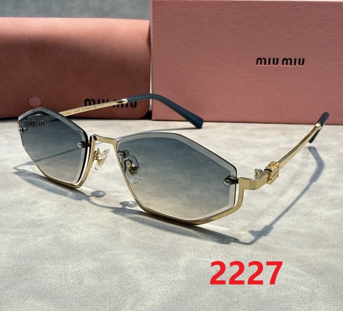 Blue light blocking sunglasses with the box and case ,G25-2225-2231