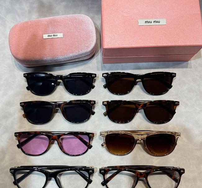 Blue light blocking sunglasses with the box and case ,G25-2191-2198