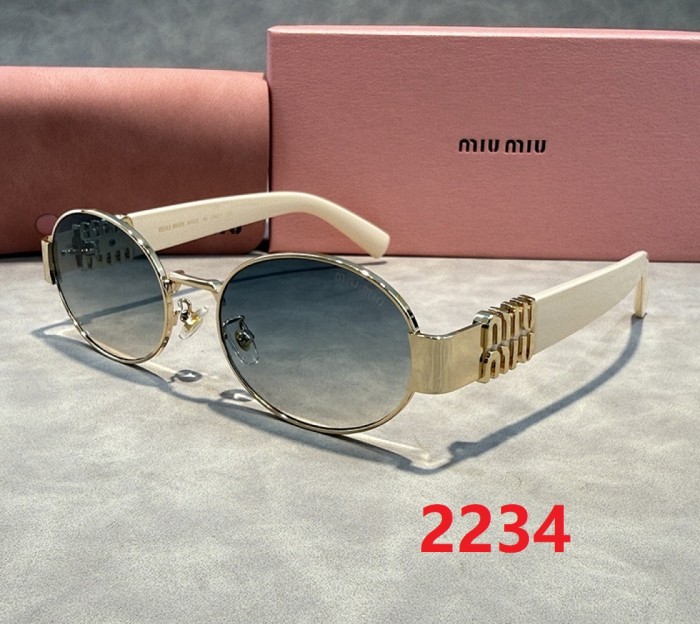 Blue light blocking sunglasses with the box and case ,G25-2232-2237