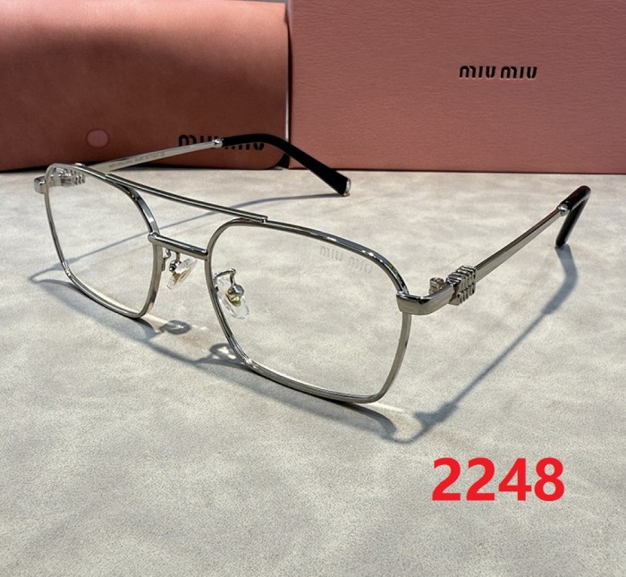 Blue light blocking sunglasses with the box and case ,G25-2244-2249