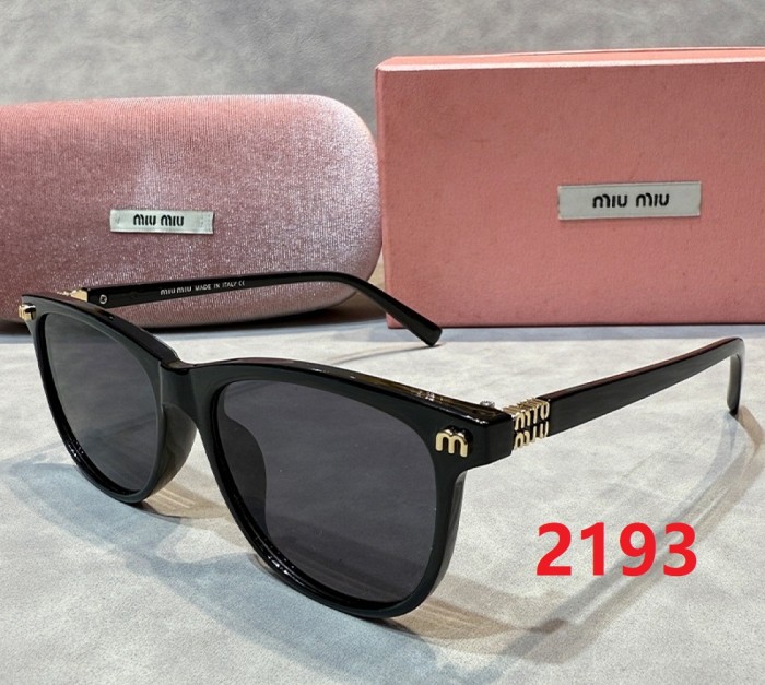 Blue light blocking sunglasses with the box and case ,G25-2191-2198
