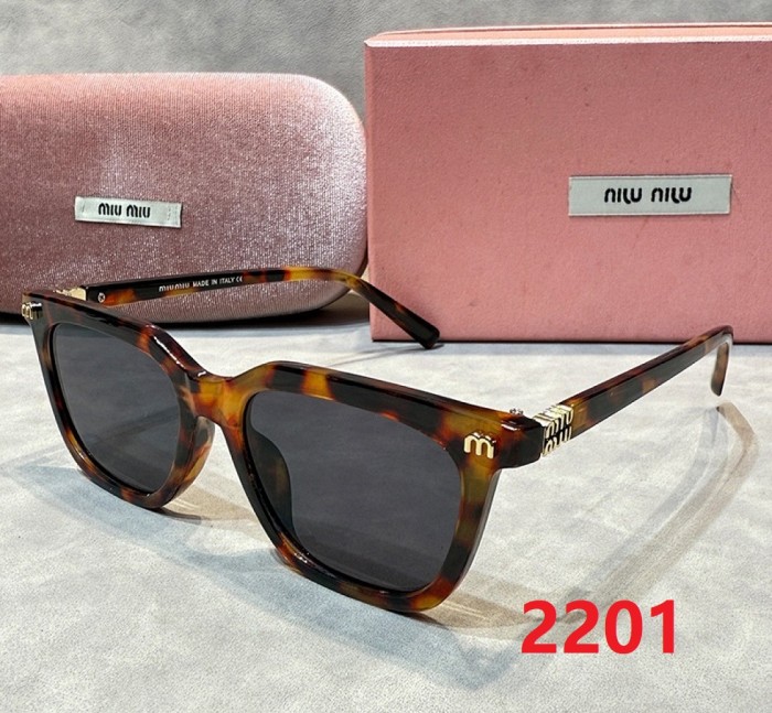 Blue light blocking sunglasses with the box and case ,G25-2199-2206