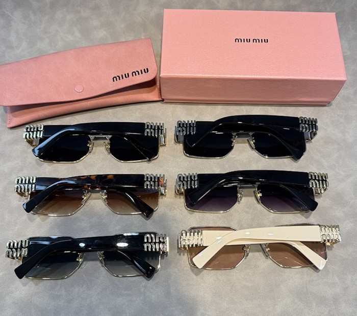 Blue light blocking sunglasses with the box and case ,G25-2263-2268