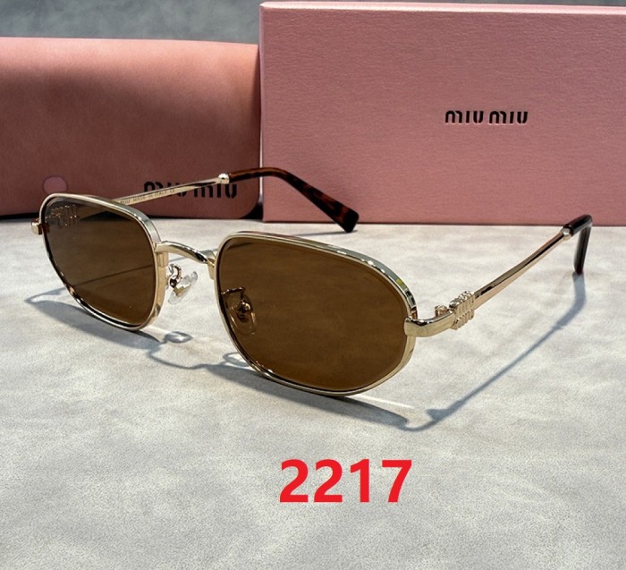 Blue light blocking sunglasses with the box and case ,G25-2213-2218