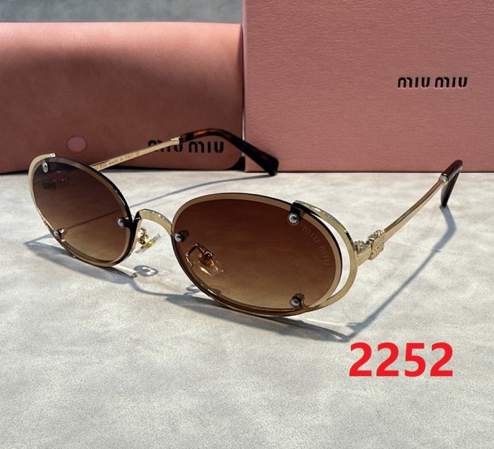 Blue light blocking sunglasses with the box and case ,G25-2250-2255
