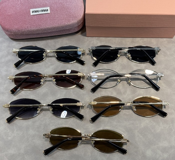 Blue light blocking sunglasses with the box and case ,G25-3180-3186