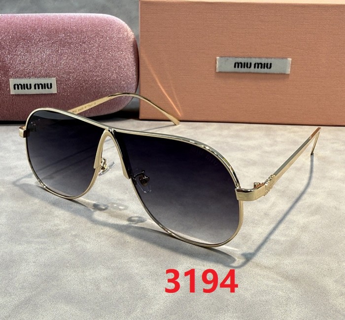 Blue light blocking sunglasses with the box and case ,G25-3193-3198