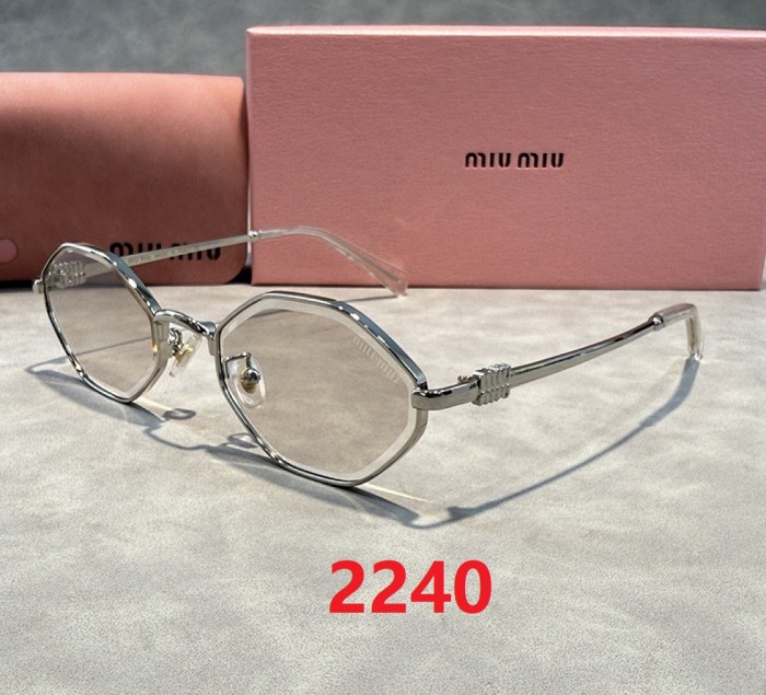 Blue light blocking sunglasses with the box and case ,G25-2238-2243