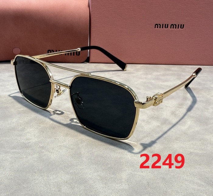 Blue light blocking sunglasses with the box and case ,G25-2244-2249