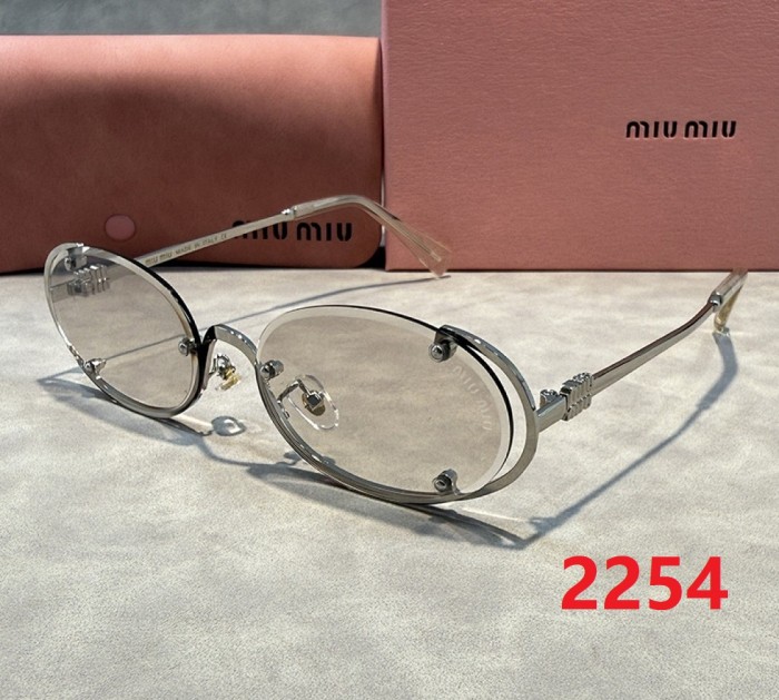 Blue light blocking sunglasses with the box and case ,G25-2250-2255