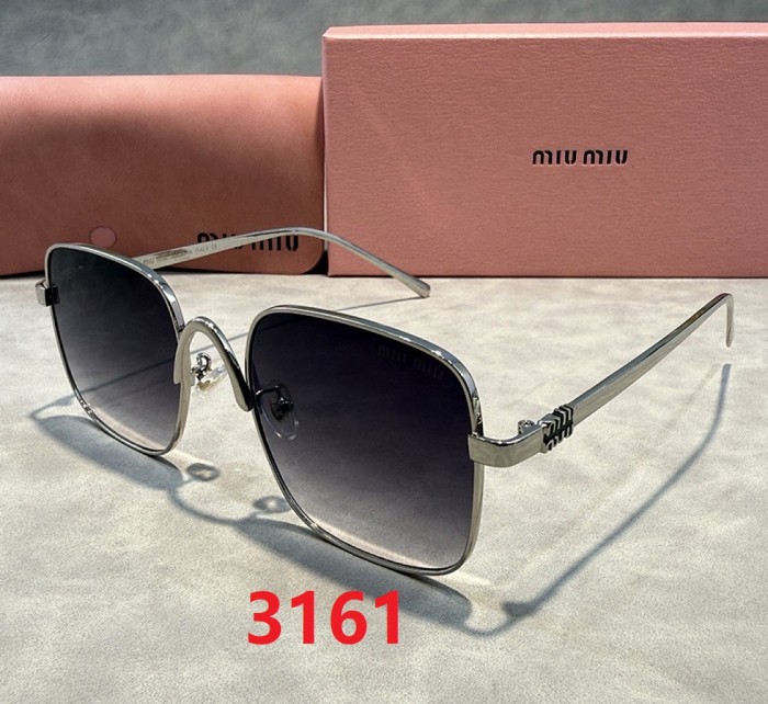 Blue light blocking sunglasses with the box and case ,G25-3161-3167