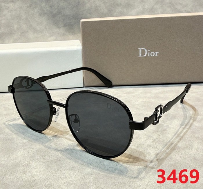 Blue light blocking sunglasses with the box and case ,G25-3464-3469