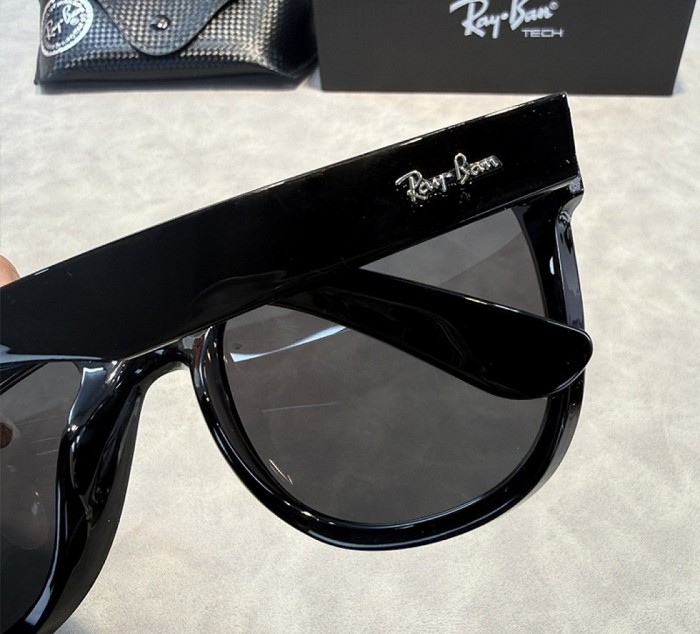 Blue light blocking sunglasses with the box and case ,G25-3368-3372