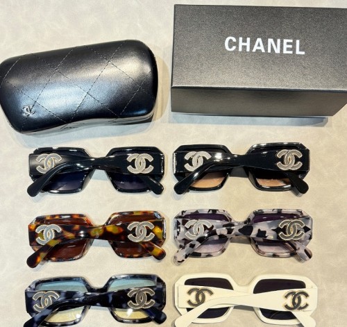Blue light blocking sunglasses with the box and case ,G25-3452-3457