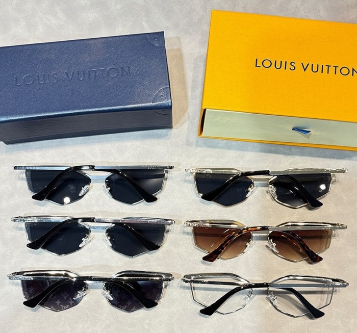 Blue light blocking sunglasses with the box and case ,G25-3487-3492