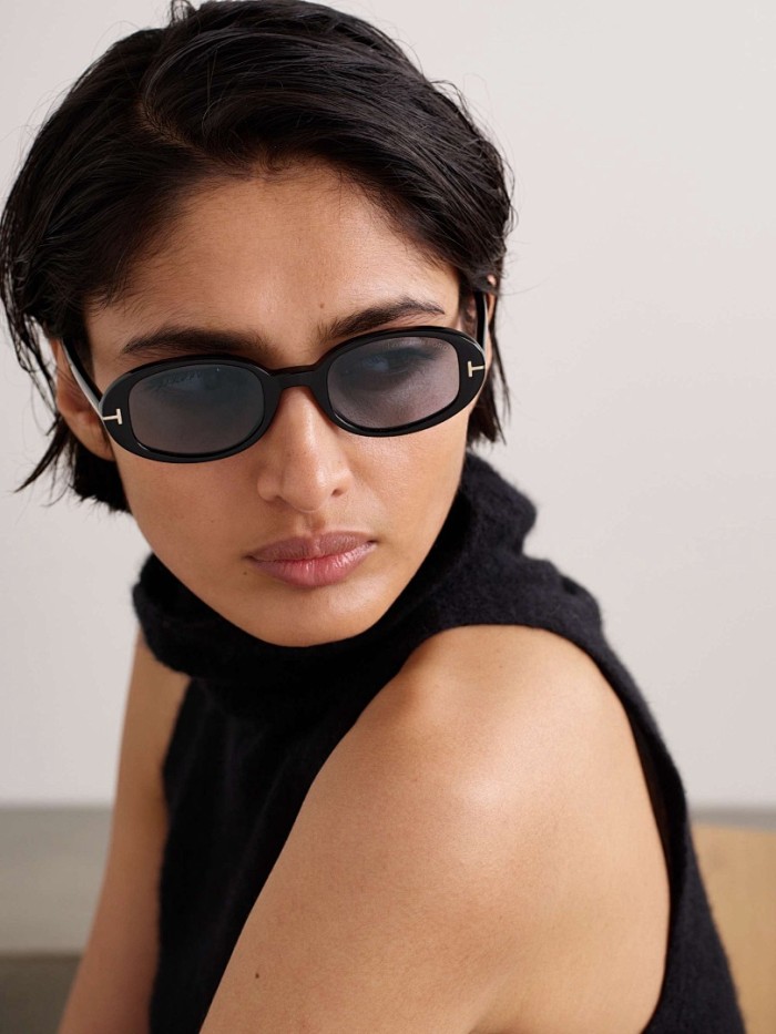 Blue light blocking sunglasses with the box and case ,G25-3470-3478
