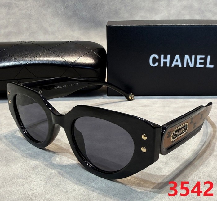 Blue light blocking sunglasses with the box and case ,G25-3537-3542