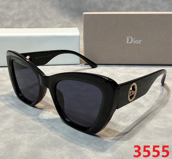 Blue light blocking sunglasses with the box and case ,G25-3550-3555