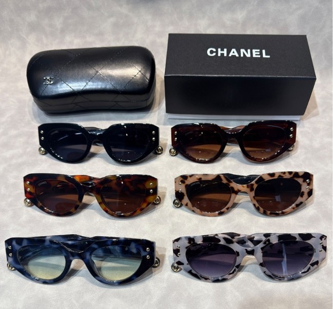 Blue light blocking sunglasses with the box and case ,G25-3537-3542