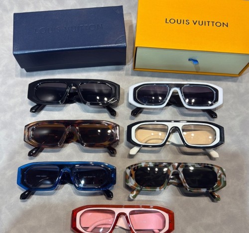 Blue light blocking sunglasses with the box and case ,G25-3543-3549