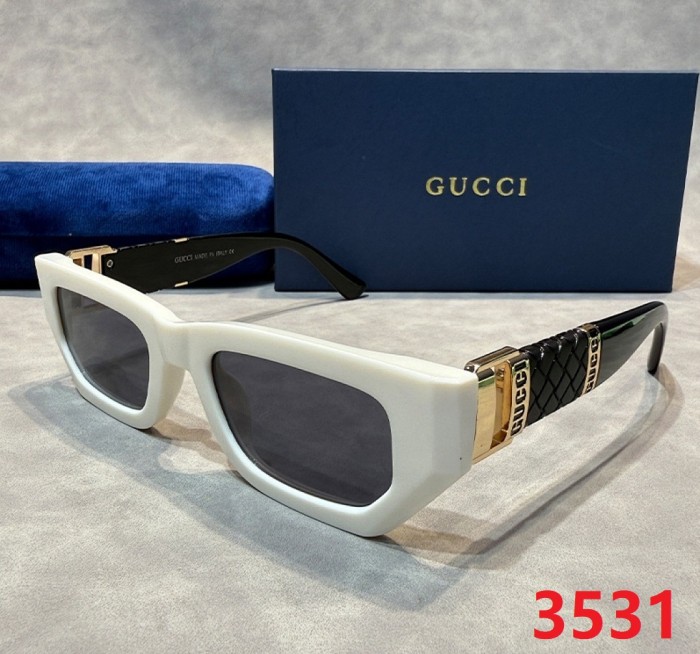 Blue light blocking sunglasses with the box and case ,G25-3531-3536