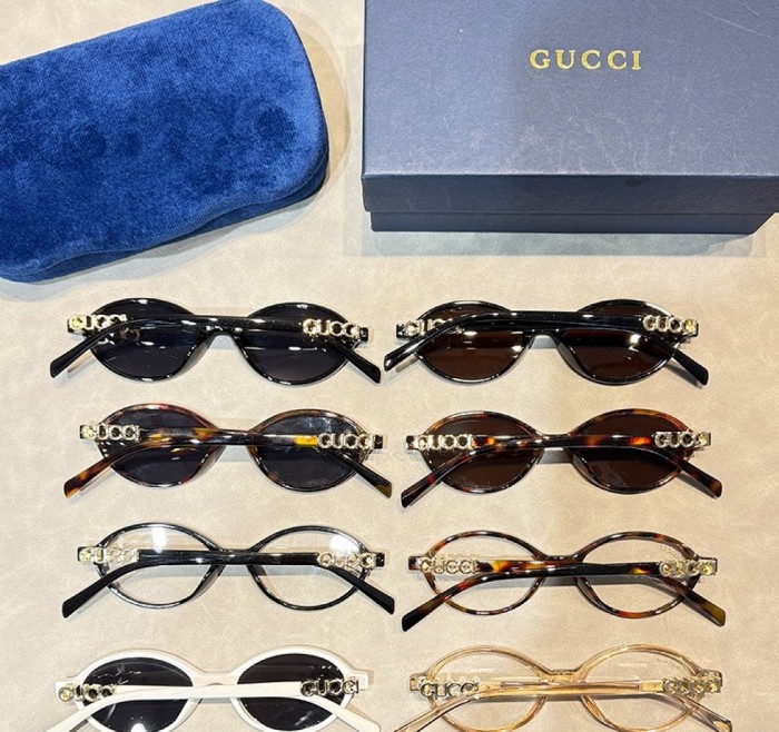 Blue light blocking sunglasses with the box and case ,G25-3504-3511