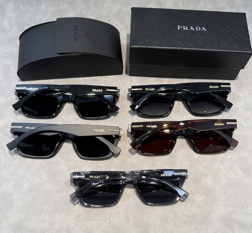 Blue light blocking sunglasses with the box and case ,G25-3638-3642