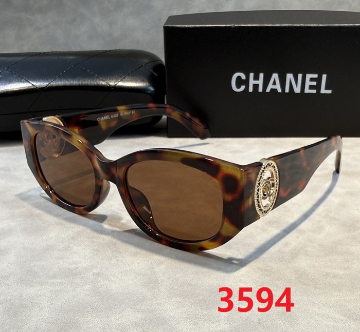 Blue light blocking sunglasses with the box and case ,G25-3591-3597