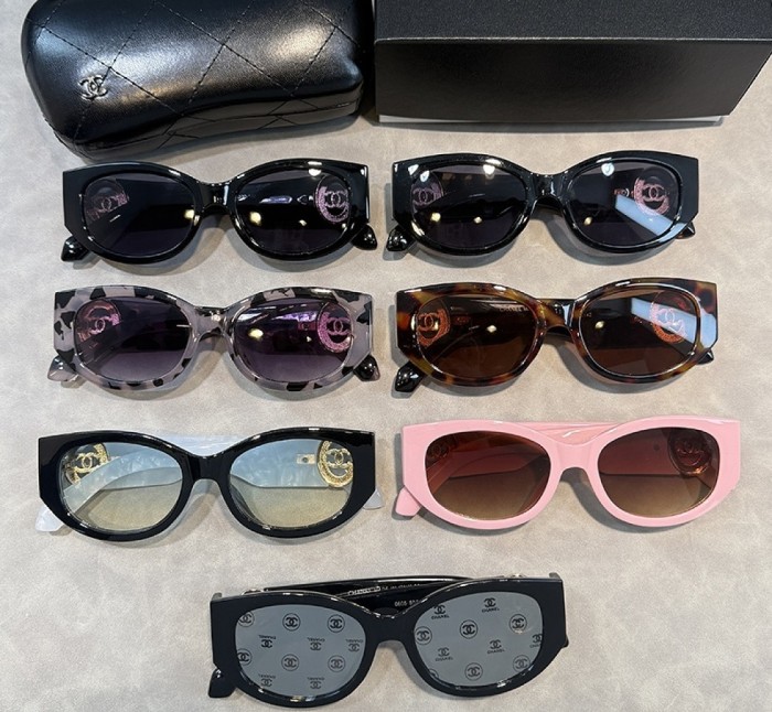 Blue light blocking sunglasses with the box and case ,G25-3591-3597