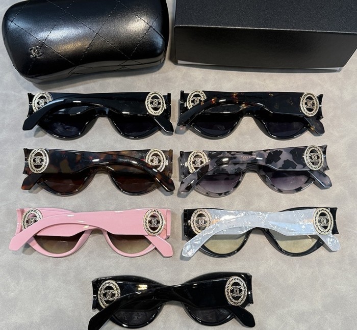 Blue light blocking sunglasses with the box and case ,G25-3584-3590