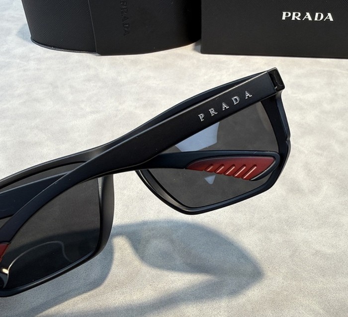 Blue light blocking sunglasses with the box and case ,G25-3677-3684