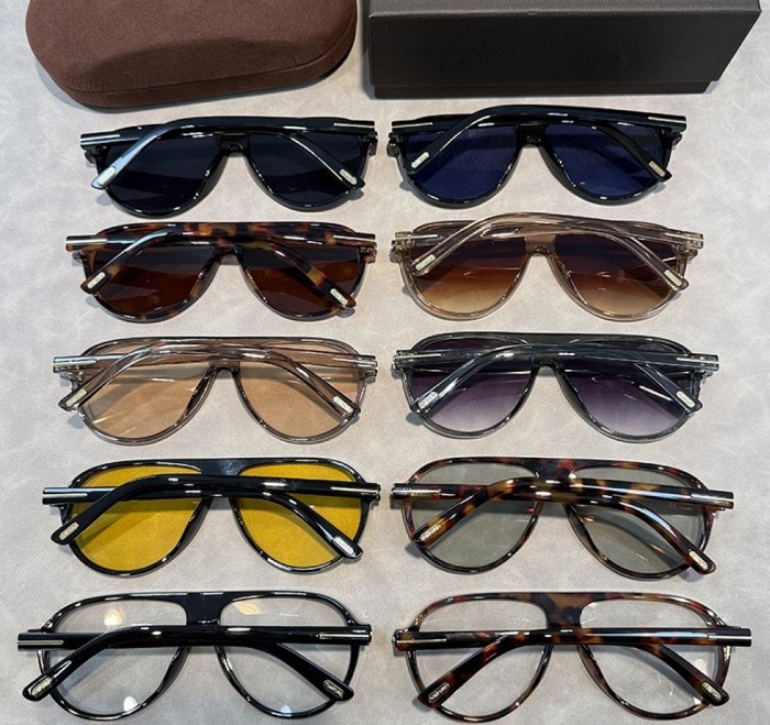 Blue light blocking sunglasses with the box and case ,G25-3708-3717