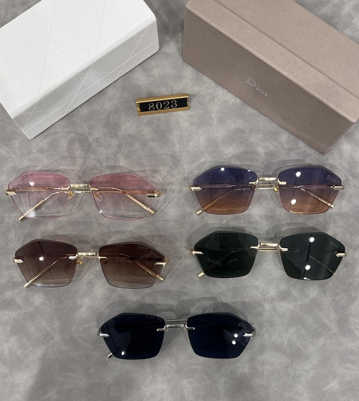 Blue light blocking sunglasses with the box and case ,G25-3801-3805