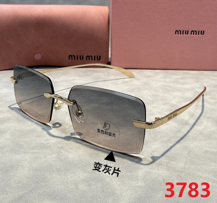 Blue light blocking sunglasses with the box and case ,G25-3779-3784