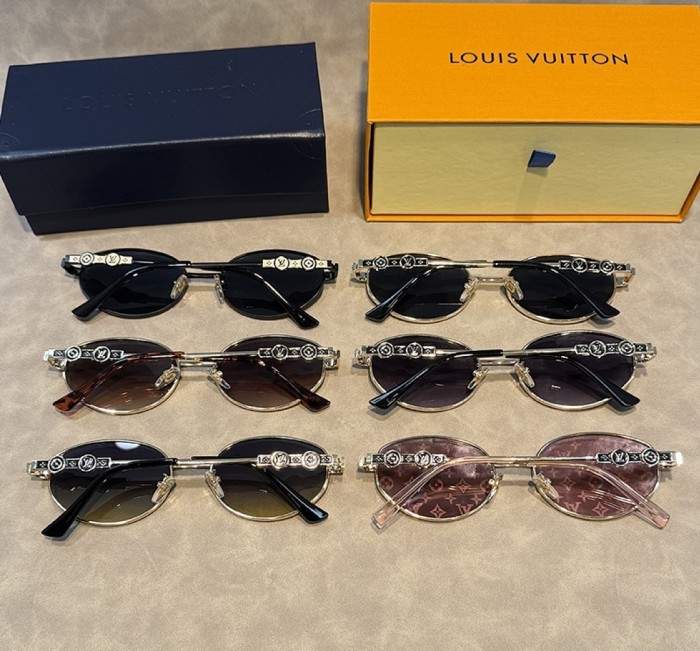Blue light blocking sunglasses with the box and case ,G25-3773-3778