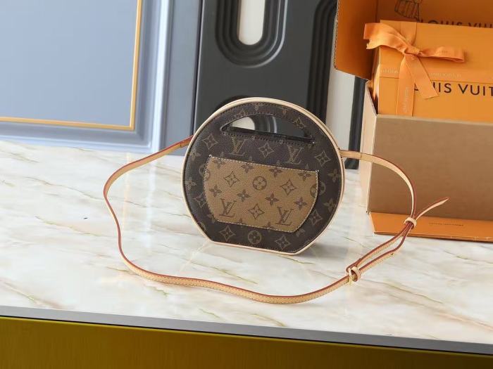 Split leather bag ,4A ,size 22*21*7cm,  B88-414-415