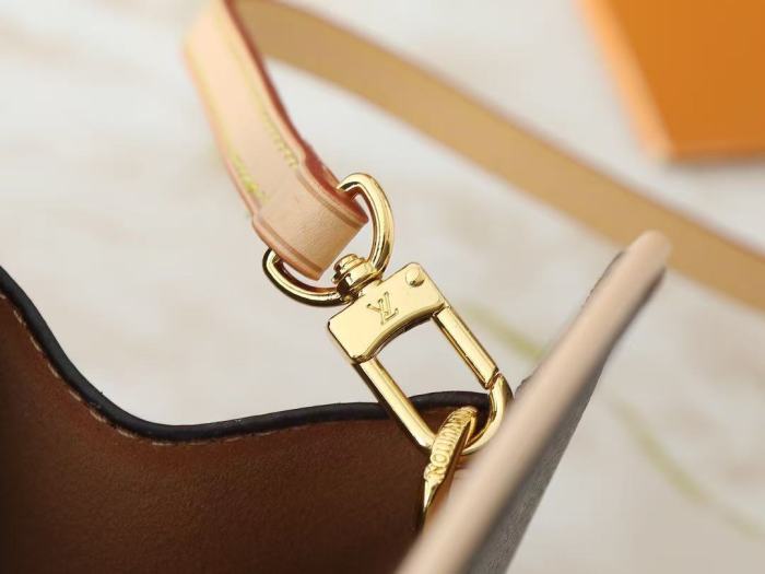 Split leather bag ,4A ,size 22*21*7cm,  B88-414-415