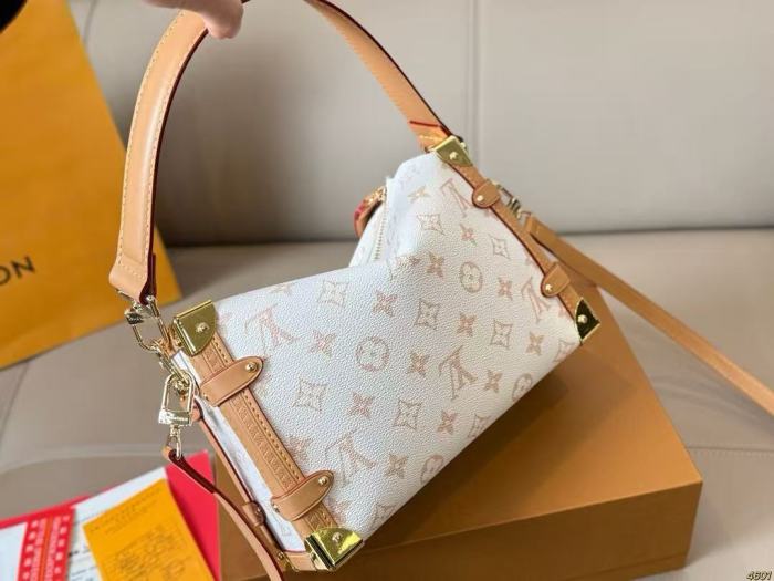 Leather bag, 5A,with box,size 23*16cm,B98-199